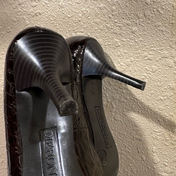 Karen Scott Brown Croc-Embossed Slingback Heels - Size 7.5 M - Picture 4 of 5